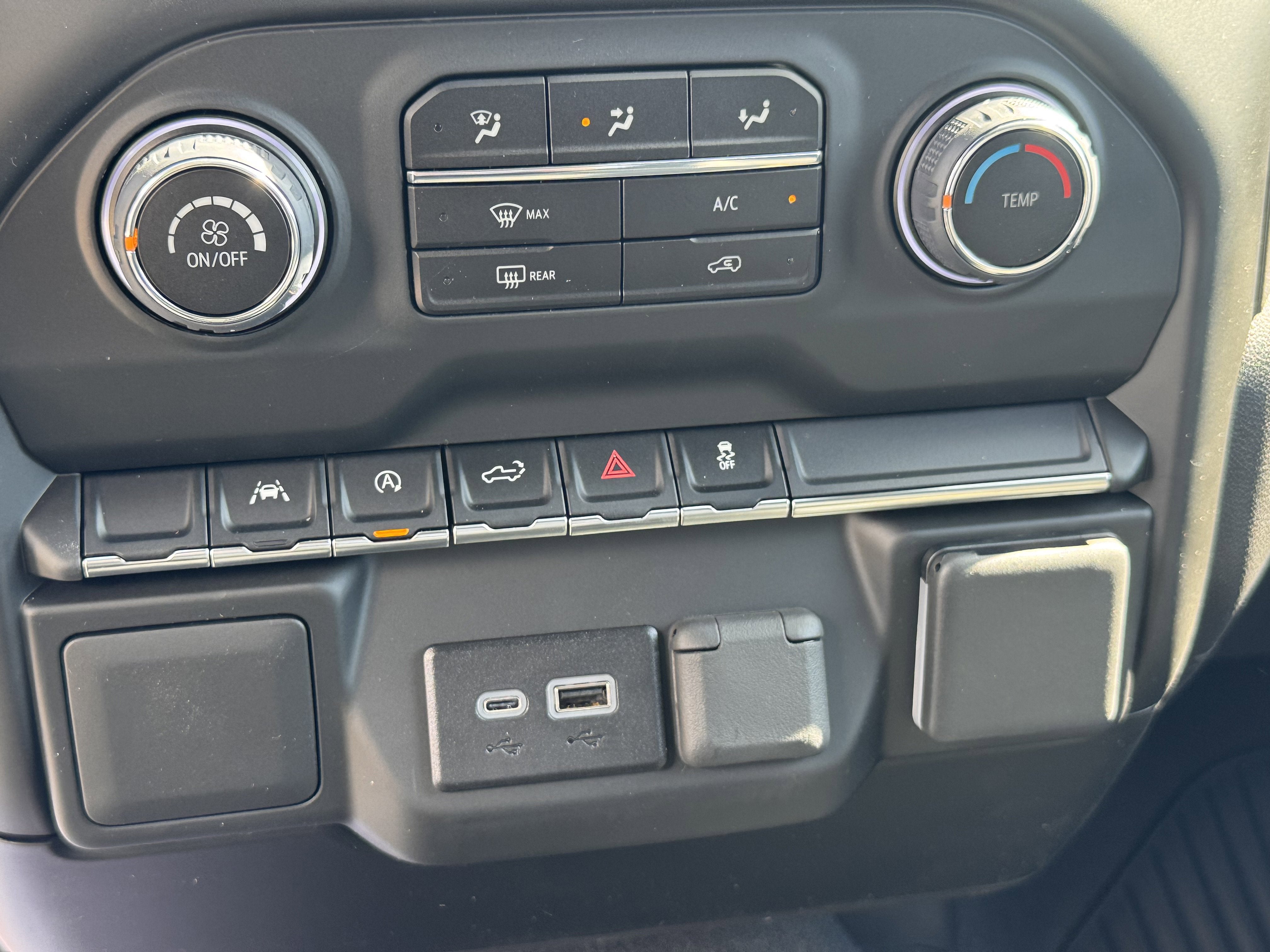 2025 Chevrolet Silverado 1500 Custom