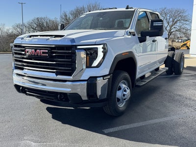 2026 GMC Sierra 3500 HD Chassis Cab Pro