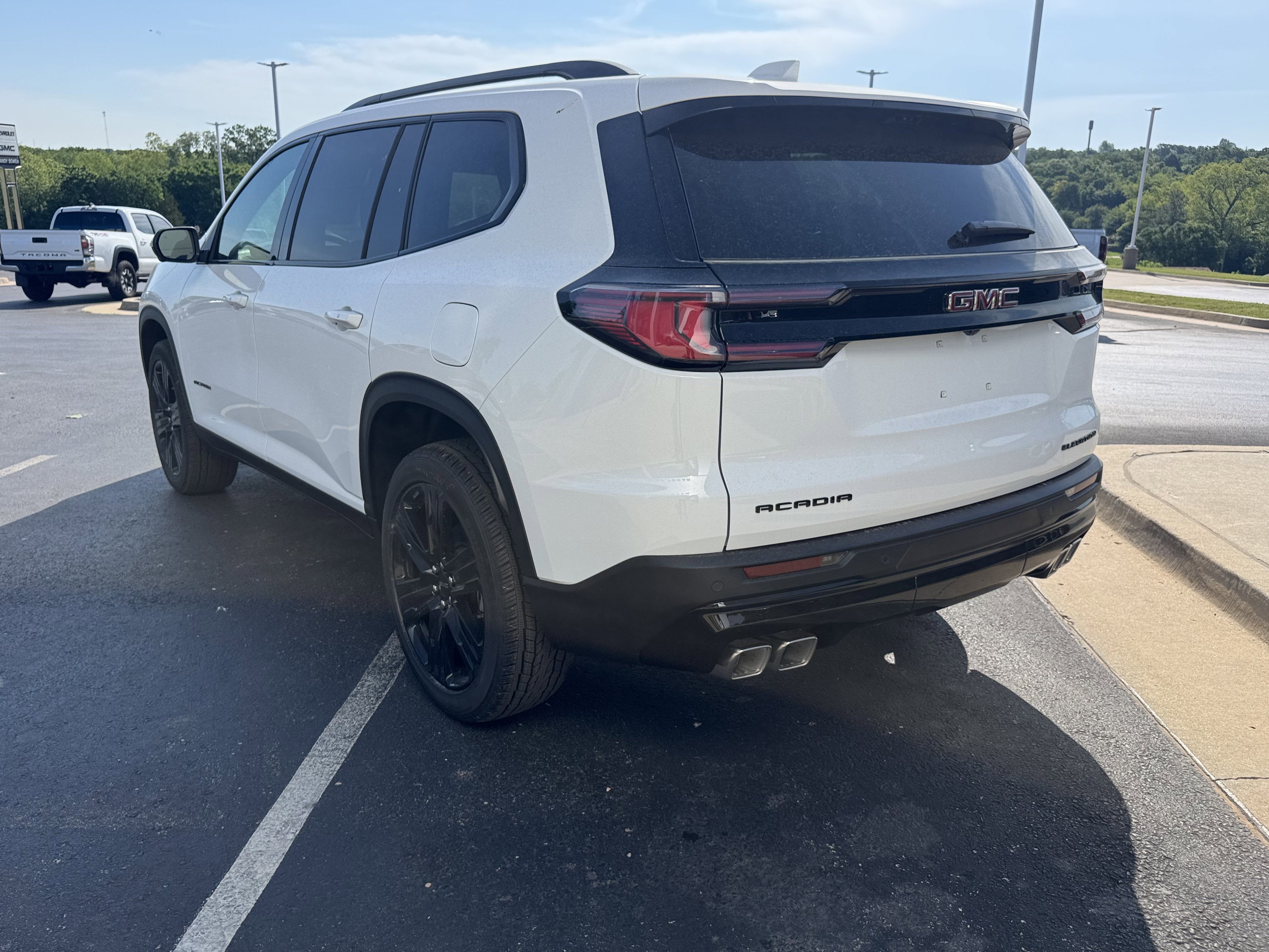 2026 GMC Acadia Elevation
