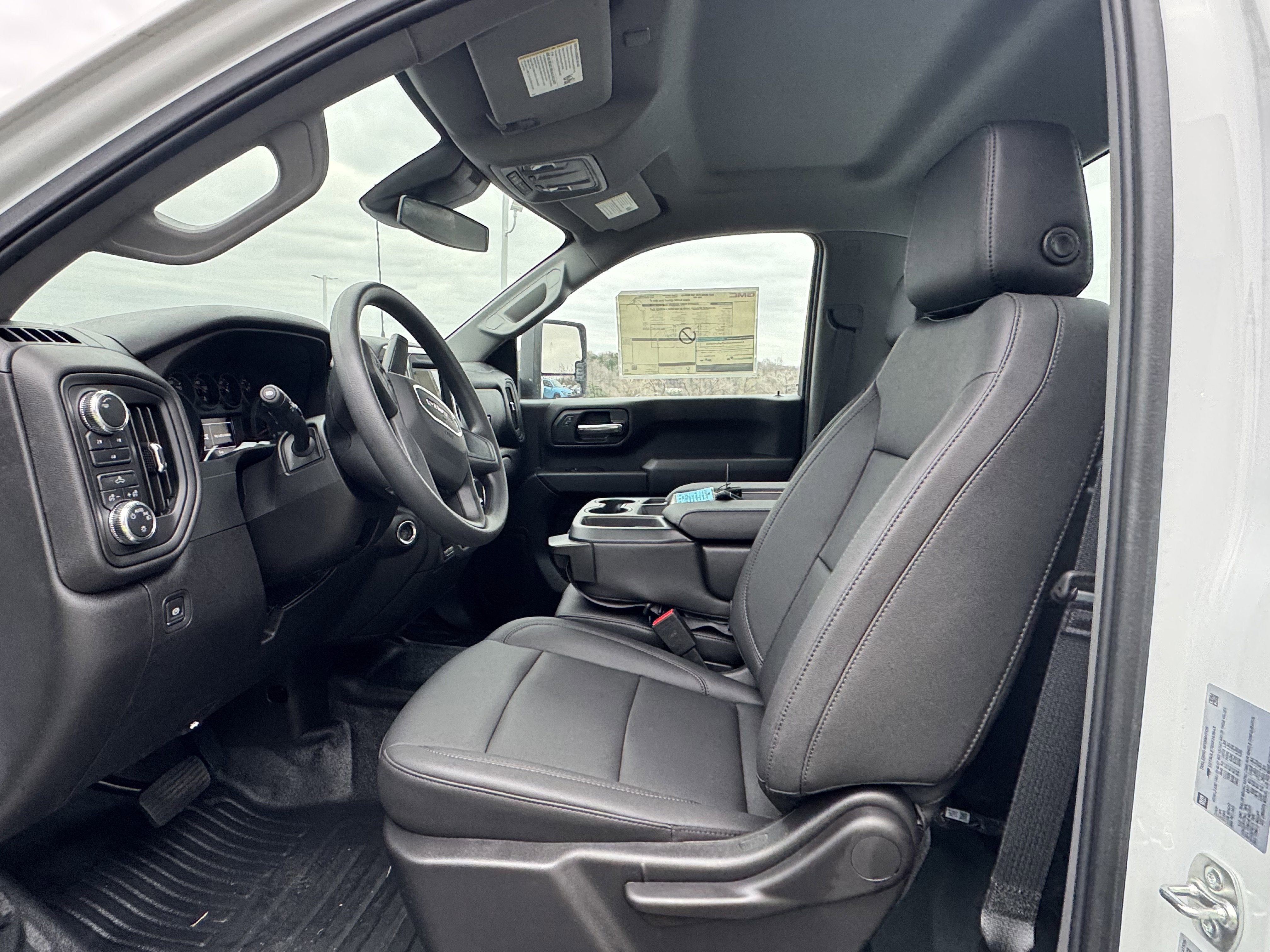 2025 GMC Sierra 2500 HD Pro