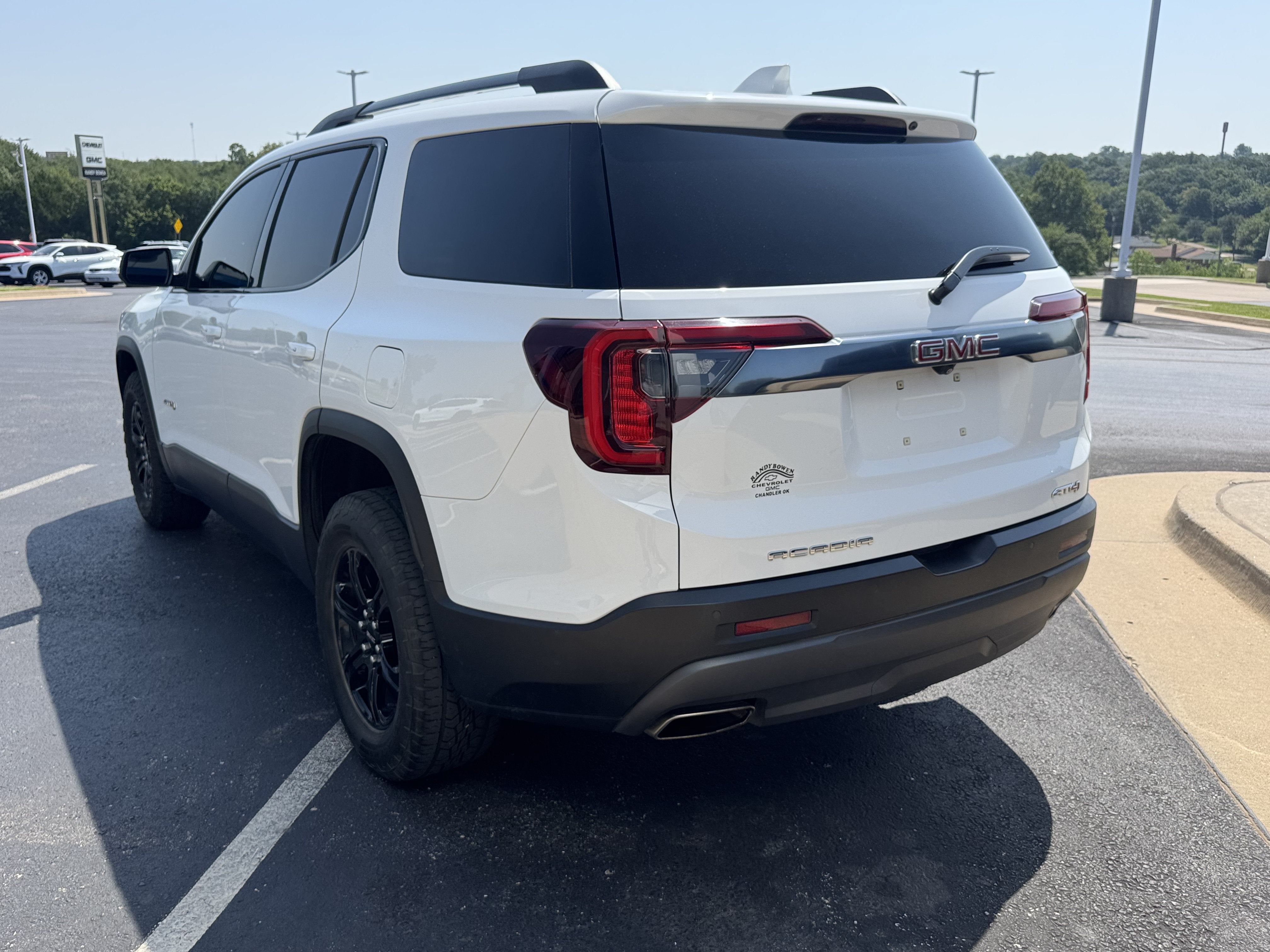 2022 GMC Acadia AT4
