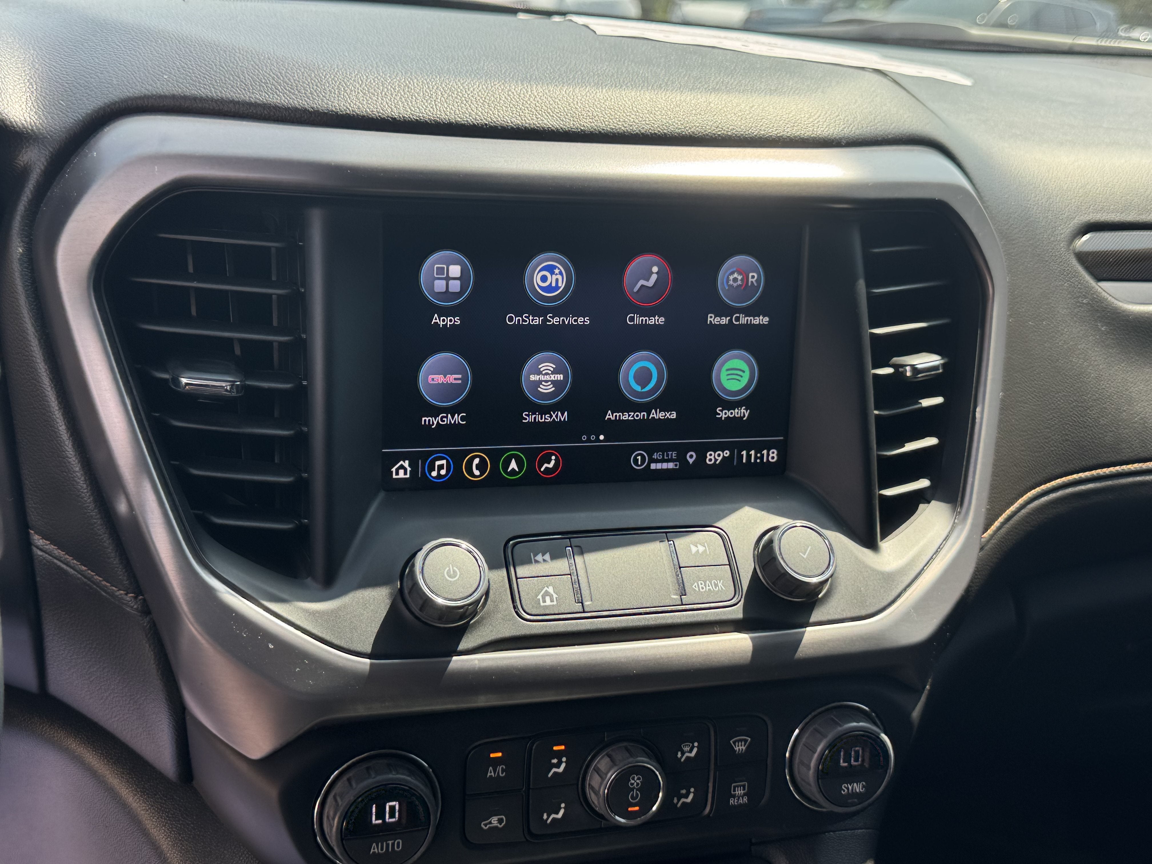 2022 GMC Acadia AT4