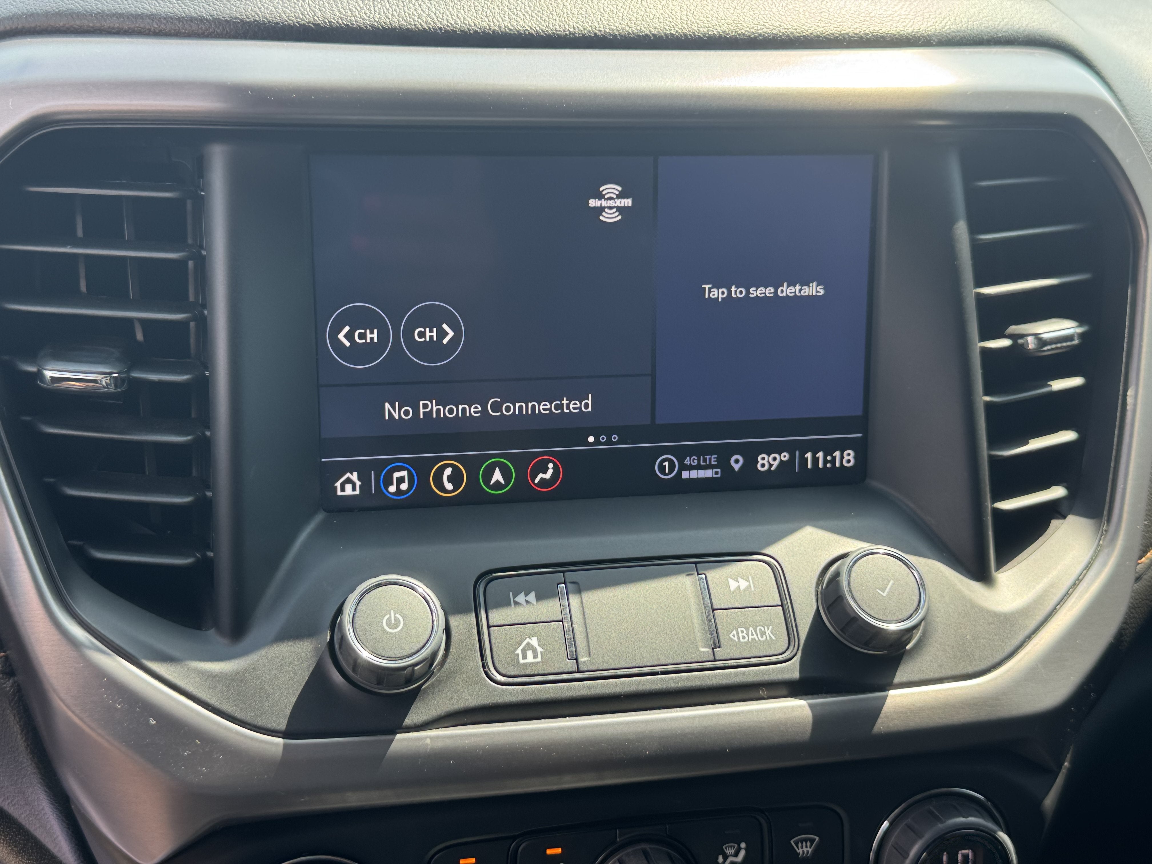 2022 GMC Acadia AT4