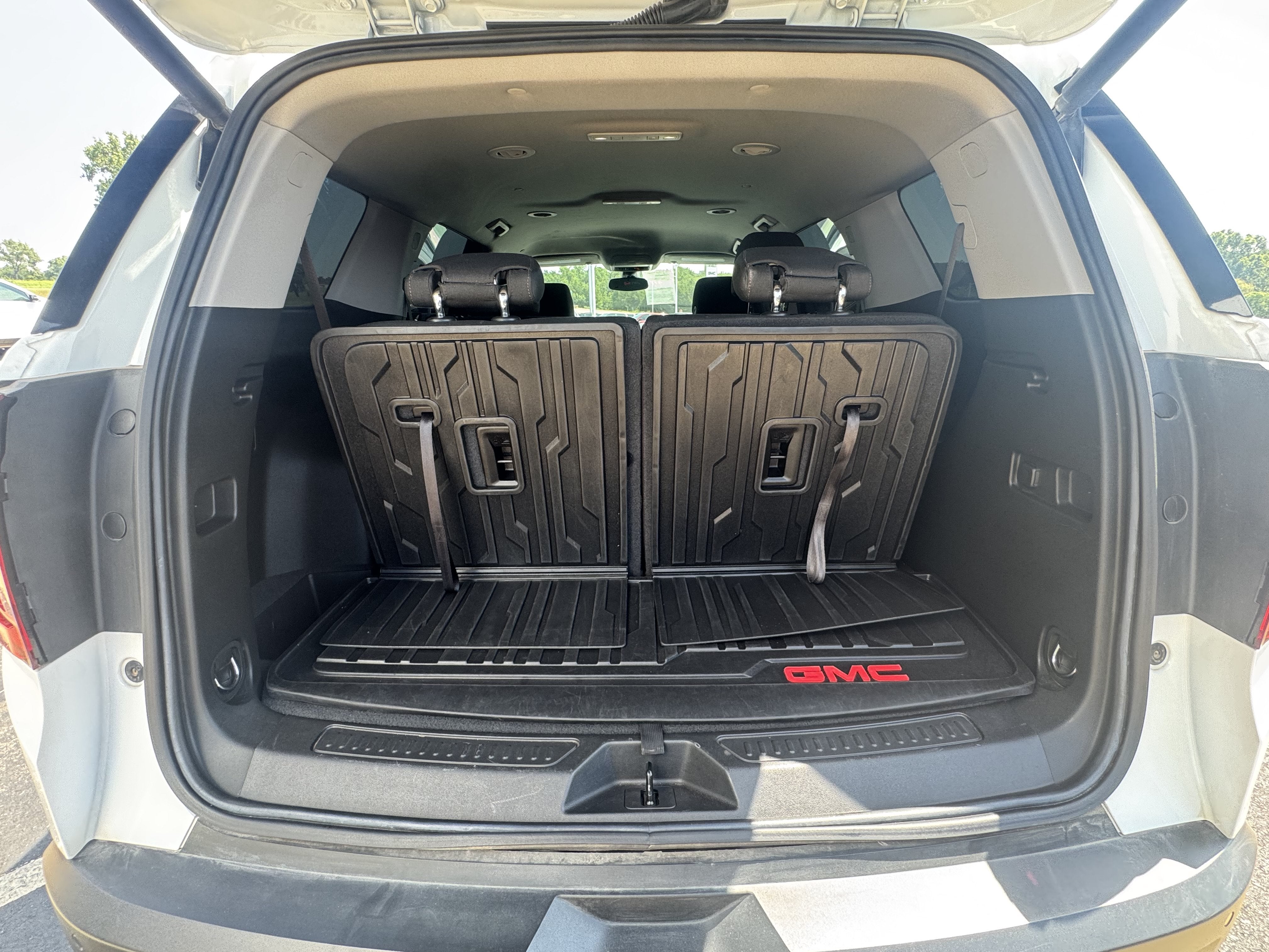 2022 GMC Acadia AT4