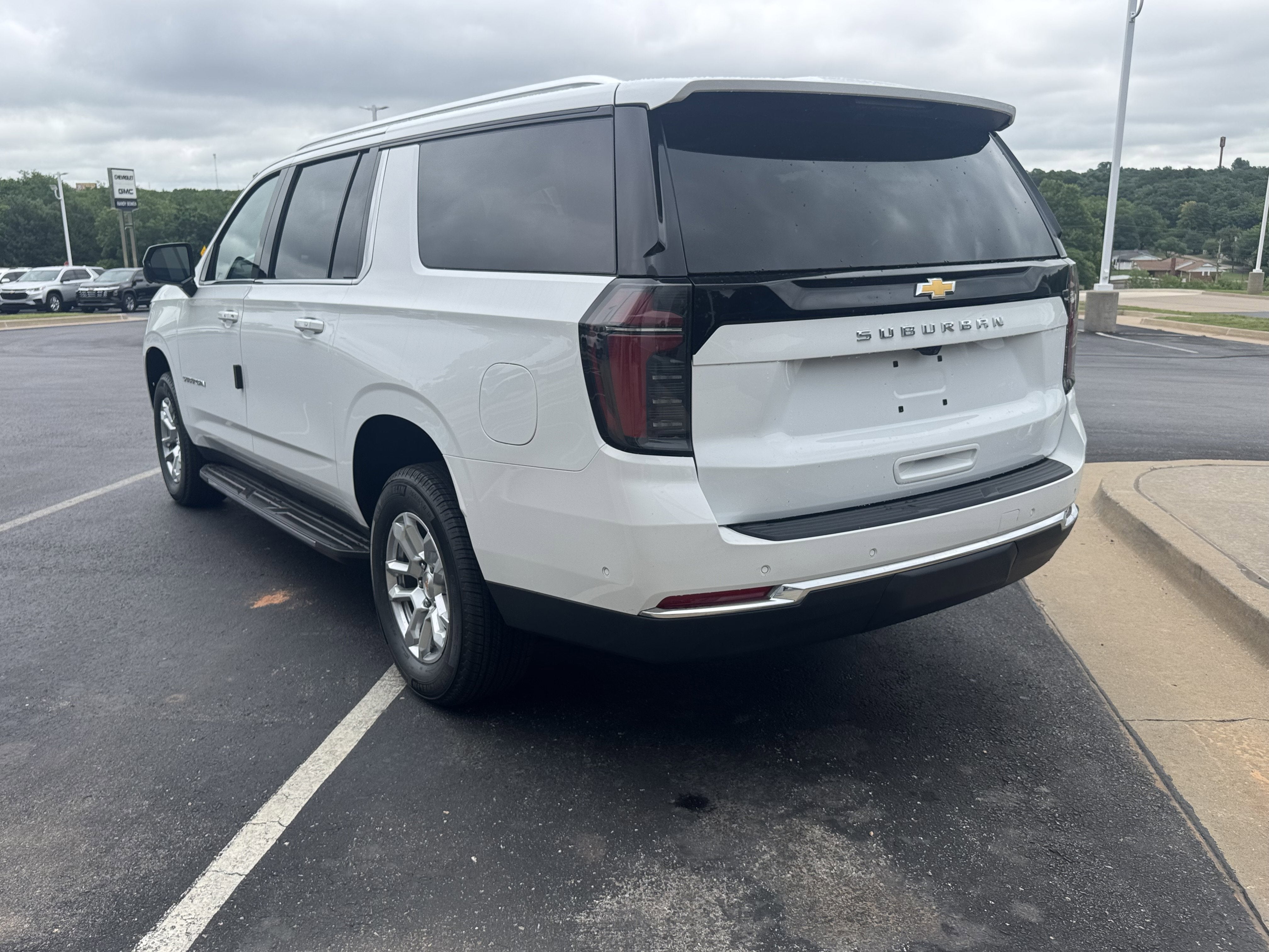 2026 Chevrolet Suburban LS
